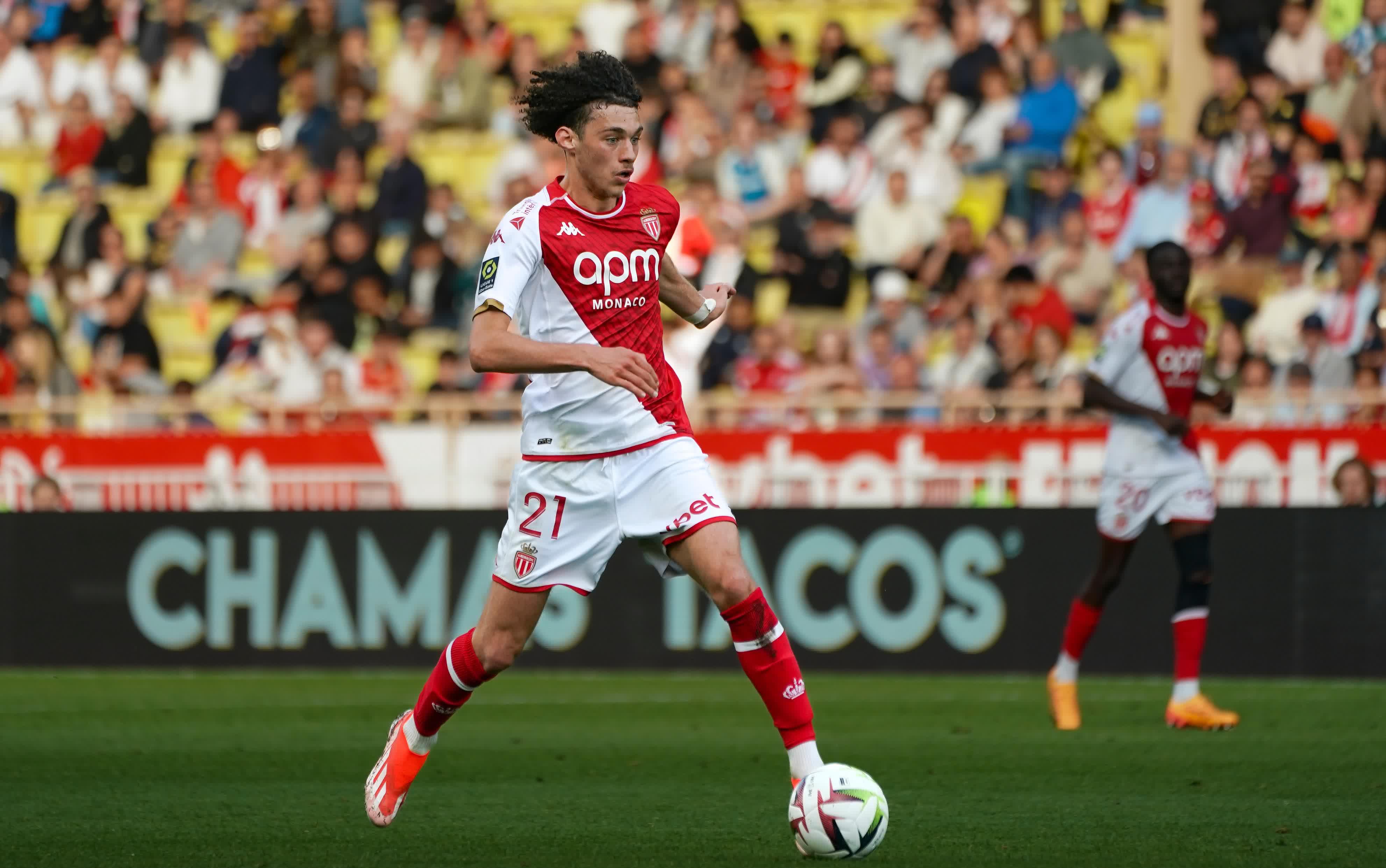 转会期意甲传出新动向，巴塞罗那单刀错失，管理层表态——更衣室稳定，年轻球员得到机会的简单介绍