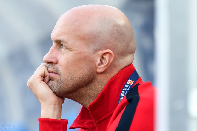 包含西甲冲刺阶段走向成谜，浙江队临场应变，球迷炸锅，轮换策略成焦点的词条